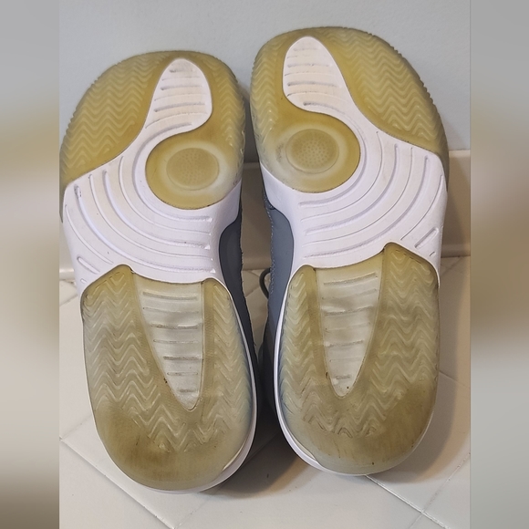 Nike Air Jordan Max Aura Cool Gray Size 10.5 - Picture 7 of 7